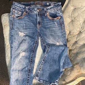 MISS ME SIGNATURE BOOT CUT DISTRESSED JEANS